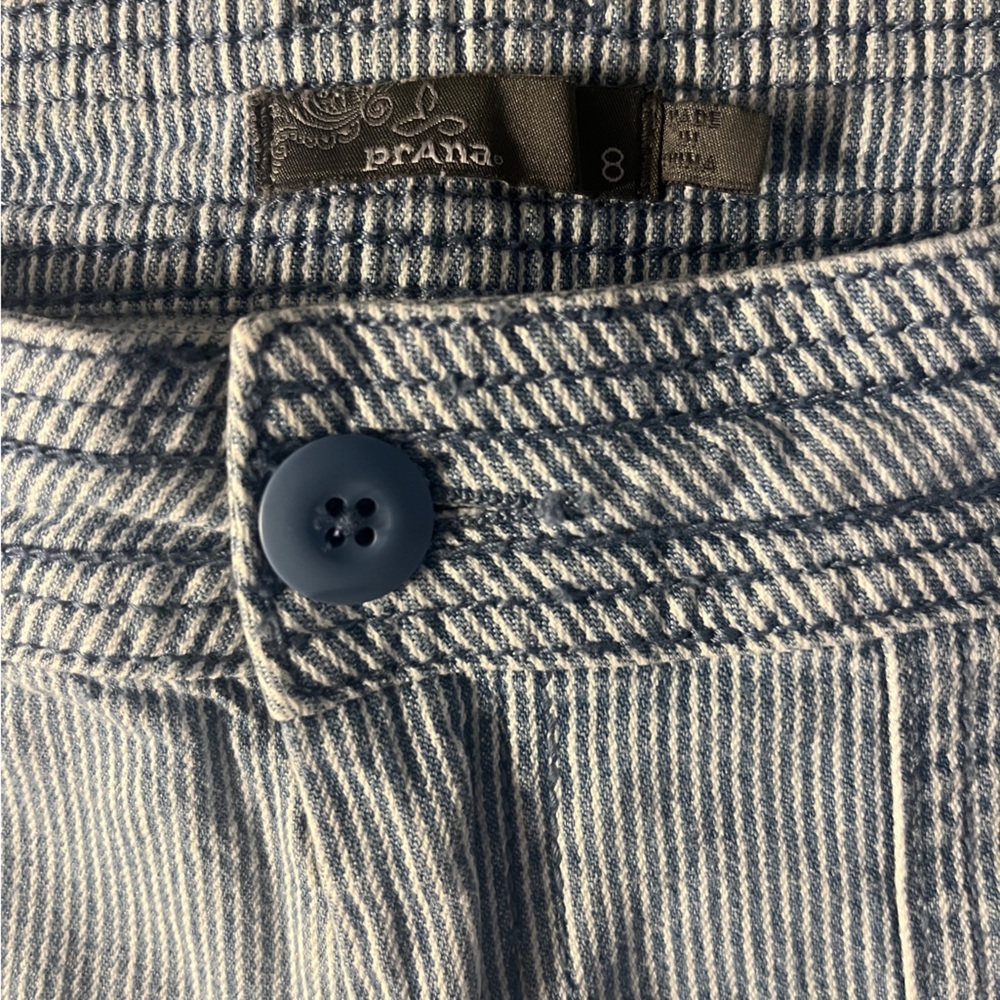 PrAna 🦩 Women’s  denim cotton  Blue stripe shorts Sz:8 - Picture 6 of 10